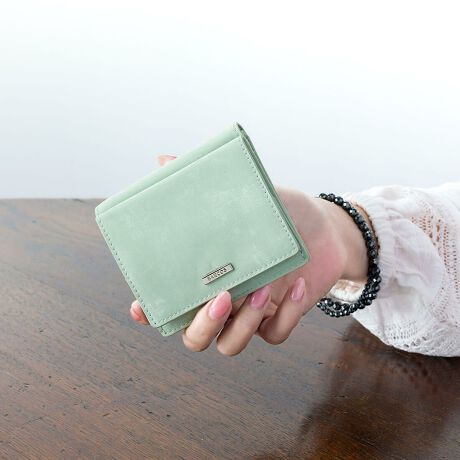 [^:BTV1065]̓ŕ\ςAVN̗lȔGƌ򊴂U[gp܍złB\ʂɂ͎C͗lvgĂāAA[gi̗lȁAƉ؂₩܂BKꕔ͐lC̃M\^CvŁAK̏oꂪX[Yɂł܂Bɂ̓J[h|Pbg8ƃI[v|Pbg2AI[v|Pbgɂ͕̃J[hA̎[鎖\łBDꕔ͎d؂tŁAD̎ނ𕪂Ď[鎖o܂BtǵuBARCOSṽSv[gLƌA܍zɎdオĂ܂B