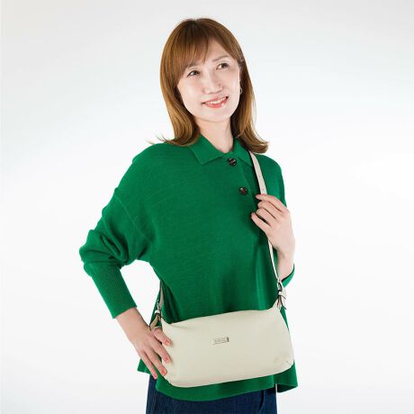 [^:BaXY2032]~jobÕghɂ̂肽ǁAzybg{g̓obOɂ܂ccBȔY݂xXgȃTCỸU[|VFbgB㎿ŏ_炩ȋv̗ǂۗAVvECYEUExXgȃfUCBǂĂzybg{g^т̂߂ɁÃVGbgɎdグ܂B_̂ȂXbLtHȂ̂ŁA~jobOƓoŃR[f邱Ƃł܂BCobOƂ͕ʂɁATuobOƂĎgp̂߁BȃACe~IAg̗ǂ|VFbgłB