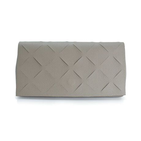 [^:BTV1140]gh̃JbgfUC{Nb`bOB[hȖ͂ӂJbgfUCƃNb`obȎgݍ킹́A̃R[fO[hAbvĂ܂B㎿ȋvVNU[KIɃJbgAEl̋ZiBJ̓}Olbg{^ŁAKoƑ傫J݌vłB̓t@Xi[|PbgtŁA̎dɏd󂵂܂BI[ZeBbNŃVvȃfUCȂ̂ŁAʁEN킸g܂B