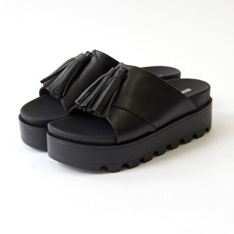 [^:MI-23M06]25tĐVFǉyiЉzԃT_25SSfANXxgɃ^bZtT_łBxg̓̓NbVfނɂȂĂׁA_炩A݂ǂłB\[Ƀ{[ׁAVvȃfUCłA݊肠܂I悪oĂ̂ŁAʂ҂ł܂Bi摜̓Tv̂߁AF̎dlɕύXꍇ܂̂ŁA\߂ByX^btpzX^btFA23.5Z` ([bpTCY37) bF20.5cm /F8.0cm / F24.0cm /̓Fbb̂6C`Əb]܂A6C`ł҂łB tbgȌȂ̂ŁA芴ob`łByuhЉz1946N̑nƈȗA~lgJ̓AJENVbN̒ԂɂȂĂ܂B݃~lgJ̏íA˂̒n~l\^Bj[[NAhAēɎ܂ŐE̊XŖڂɂ邱Ƃł܂B~lgJ̑SẴV[Y͍ς邱ƂȂAōȋfނƓOꂵEl̋ZɂĎōĂ܂B