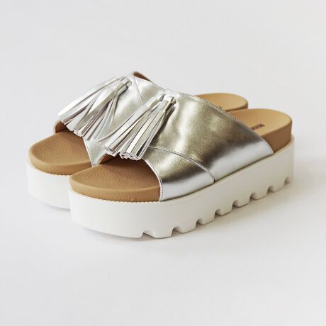 [^:MI-23M06]25tĐVFǉyiЉzԃT_25SSfANXxgɃ^bZtT_łBxg̓̓NbVfނɂȂĂׁA_炩A݂ǂłB\[Ƀ{[ׁAVvȃfUCłA݊肠܂I悪oĂ̂ŁAʂ҂ł܂Bi摜̓Tv̂߁AF̎dlɕύXꍇ܂̂ŁA\߂ByX^btpzX^btFA23.5Z` ([bpTCY37) bF20.5cm /F8.0cm / F24.0cm /̓Fbb̂6C`Əb]܂A6C`ł҂łB tbgȌȂ̂ŁA芴ob`łByuhЉz1946N̑nƈȗA~lgJ̓AJENVbN̒ԂɂȂĂ܂B݃~lgJ̏íA˂̒n~l\^Bj[[NAhAēɎ܂ŐE̊XŖڂɂ邱Ƃł܂B~lgJ̑SẴV[Y͍ς邱ƂȂAōȋfނƓOꂵEl̋ZɂĎōĂ܂B