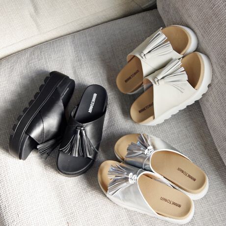 [^:MI-23M06]25tĐVFǉyiЉzԃT_25SSfANXxgɃ^bZtT_łBxg̓̓NbVfނɂȂĂׁA_炩A݂ǂłB\[Ƀ{[ׁAVvȃfUCłA݊肠܂I悪oĂ̂ŁAʂ҂ł܂Bi摜̓Tv̂߁AF̎dlɕύXꍇ܂̂ŁA\߂ByX^btpzX^btFA23.5Z` ([bpTCY37) bF20.5cm /F8.0cm / F24.0cm /̓Fbb̂6C`Əb]܂A6C`ł҂łB tbgȌȂ̂ŁA芴ob`łByuhЉz1946N̑nƈȗA~lgJ̓AJENVbN̒ԂɂȂĂ܂B݃~lgJ̏íA˂̒n~l\^Bj[[NAhAēɎ܂ŐE̊XŖڂɂ邱Ƃł܂B~lgJ̑SẴV[Y͍ς邱ƂȂAōȋfނƓOꂵEl̋ZɂĎōĂ܂B