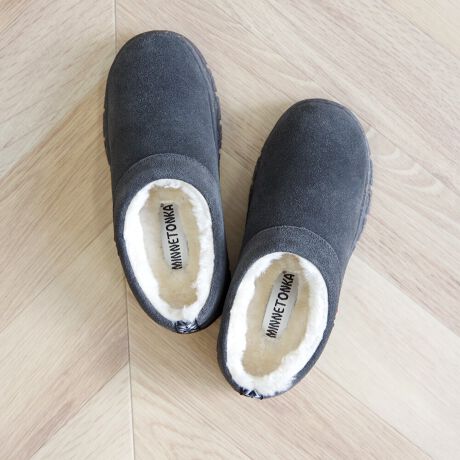 [^:MI-NEVA]25H~ēׁIIyiЉzghۂĂƂ{[ƁA{A̒g͓IȈꑫBG߂ɂKɉ߂悤A{AƕۉAݍނ悤ȃtBbg܂B3cm̃\[́A悢őɂAĂKłBɁAɎ{ꂽIWie[vƁAOɔzꂽ3{Xeb`AVvȃfUCɏiȃANZgĂ܂B@\ʂłDĂAhEhH{Ă邽߁AJ≘CɂĂ܂Bfނɂ͍̂XG[hgpĂAڂɂɂ肪܂B܂AXb|Ȃł͂̒Ê₷AZOoɂƗ֗͂łBO\ȃC\[́Aʂ̃C\[ɕύXȂǂ̃JX^}CY\ŁAD݂̗Snɒł̂|CgłByTCYzbF15cmq[F3cmꕝF10cmd(Б)F250g6C`ɂđ聦܂ŖڈƂĂlByX^btpzX^btj23cm ([bpTCY36) bF20.5cm / F8.5cm / F23cm̓FAbpvX23.0cmAXj[J[23.5cm𗚂ƂłB̌nF / iF/ p[\iJ[FCGxt6C`ł傤ǂ悩łB\[ł_炩őɂłBE₷głBH~Ƀ[gu[c̕ςɏd󂵂łByӁznhCĥߑ傫nhXeb`Ȃǂ̃oقڑSĂ̏iɂČ󂯂܂BnhChȂł̖͂EƂāȀゲw܂悤肢v܂iɑ傫ڗ̂͌i̍ۂɏOĂ܂jBL̗RɂLZ͂qlsƂȂ܂B܂A[J[ɂuH゠蓾ȂvƔfsǕiɊւẮAԕif肷ꍇ܂̂ł܂悤肢v܂BɂĂ͌C̐ނ𓾂Ȃ̂܂Ƃ̏エ߉܂BpɎx̖Aɂ锠̂ԂA sǕiƂĂ̂ԕiȒΏۊOƂĂ܂BC͎̎ŎĂ܂悤肢܂BMINNETONKA1946N̑nƈȗA~lgJ̓AJENVbN̒ԂɂȂĂ܂B݃~lgJ̏íA˂̒n~l\^Bj[[NAhAēɎ܂ŐE̊XŖڂɂ邱Ƃł܂B~lgJ̑SẴV[Y͍ς邱ƂȂAōȋfނƓOꂵEl̋ZɂĎōĂ܂B