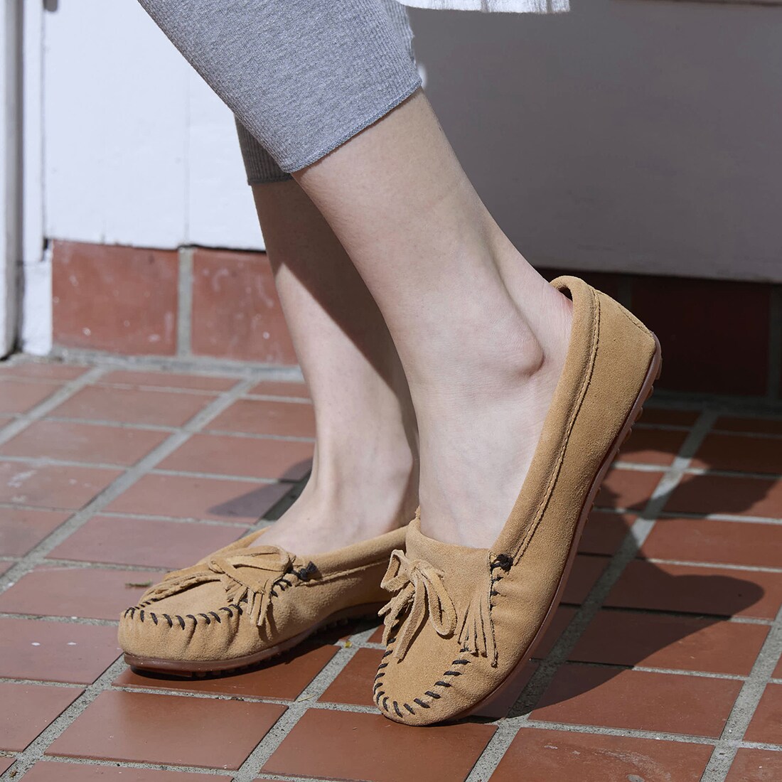 モカシン ミネトンカ MINNETONKA」の人気商品一覧・価格比較 - 価格.com