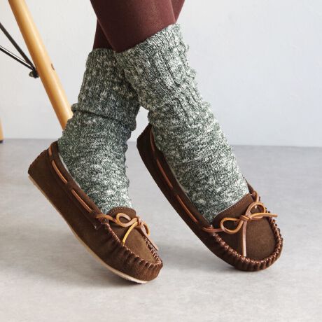 [^:MI-CALLY]25H~ēׁII~lgJJV̂o[WAL[Xbp̂Љł􃂃JṼX^C͂̂܂܂ɓɏ_炩{A肵SnłB~lgJƓ̐FZ@E@ɂAVRv̂߂̃LY␶n̈ႢA nhCĥߑ傫nhXeb`Ȃǂ̃o󂯂܂BMINNETONKA 1946N̑nƈȗA~lgJ̓AJENVbN̒ԂɂȂĂ܂B݃~lgJ̏íA˂̒n~l\^Bj[[NAhAēɎ܂ŐE̊XŖڂɂ邱Ƃł܂B~lgJ̑SẴV[Y͍ς邱ƂȂAōȋfނƓOꂵEl̋ZɂĎōĂ܂BXb|@JWA@}^jeB@y`@{A