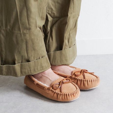 [^:MI-CALLY]25H~ēׁII~lgJJV̂o[WAL[Xbp̂Љł􃂃JṼX^C͂̂܂܂ɓɏ_炩{A肵SnłB~lgJƓ̐FZ@E@ɂAVRv̂߂̃LY␶n̈ႢA nhCĥߑ傫nhXeb`Ȃǂ̃o󂯂܂BMINNETONKA 1946N̑nƈȗA~lgJ̓AJENVbN̒ԂɂȂĂ܂B݃~lgJ̏íA˂̒n~l\^Bj[[NAhAēɎ܂ŐE̊XŖڂɂ邱Ƃł܂B~lgJ̑SẴV[Y͍ς邱ƂȂAōȋfނƓOꂵEl̋ZɂĎōĂ܂BXb|@JWA@}^jeB@y`@{A