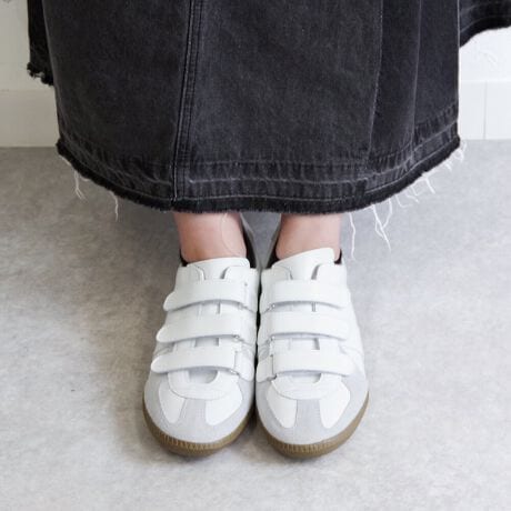 [^:GT-1193]GERMAN TRAINER iW[}g[i[j̓hCcRŃg[jOV[YƂĐ̗pĂXj[J [̕łłBNbVƑϋvɗDꂽK\[̗pAx[VbNȃfUCȂ̂ŁAlXȃX^COɂgp܂B݂̓[eNXj[J[̒ԂƂėLuheZNgVbvʒilC̃Xj[J[łBuhƎ̐@ɂAVRv̂߂̃LY␶n̈ႢAnhCĥߑ傫nhXeb`Ȃǂ̃o󂯂܂B\߂B\[̔̕ԍ̓TCY\Licmjł͖AAEg\[̌^ԂɂȂ܂BzCgJ[̃^̕iԂ\LƈقȂĂ܂\߂B