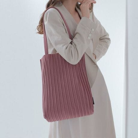 [^:BLO-3000-TOTE-S]▭Ȃ݃J[킢ABLUEORB̃v[cobOB100%TCNfނŊɂ₳AiŋxLkɗDĂ܂BO̓TTA͏_炩GɂȂĂ܂Bւybg{gȂǂLяk݂g[gobO͂oɂAW⃈KȂǂ̏Kɂ􂵂Ă܂Bt̃|[`fނŎd؂̖g[gobO𐮗̂ɖ𗧂܂I yg[gobOzF39.0cmF32.0 - 50.0cmsF5.0cmF28cmdF140gy|[`zF17cmF25cmdF48g܂ŖڈƂĂlBTXeBiuȎЉ邽߂ɒauhBLUEORBBɔzfނgpATXeBiułȂt@bVǋiWJĂ܂B\Iȃv[cn̓ybg{gĐA荂iőϋvExELkɗDꂽfނ֐܂ςA_炩܂B 