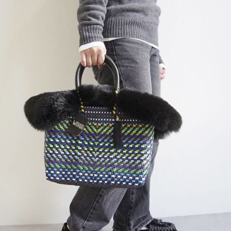 [^:WOVEN-FUR-BKBAG]E[(WOVEN) / GRt@[tbvJo[+oXPbgobO 2_ZbgobOyiЉzAJ⃈[bp̃ZNgVbvŏЉĈȗlCƂȂA͐EŔ̔Ă郁JhobOIwoveñJhobO͂@\ǋAzɂ͕֗ȃ|PbgzuJɂ̓}Olbg{_t܂Bnhɂ̓U[{ĂĎ₷igɂIXXIEt@Xi[|Pbg1Etbg|Pbg2Eyp|Pbg1yTCYzEA4Ήi22~31cm)F~Ezi10~20cmjFZEybg{gi500mljFZEybg{gci500mljFZyӁzEiɂČ̍܂BEnhChɂ҂ݍ݃obN̓A҂ݏI肪܂iƂĖ育܂BEU[͖C⊾EJȂǂ̐GɂF\܂BWFn̗mƂ킹ɂȂۂ͏\ӉBEfޓL̓Ȃǂ邱Ƃ܂B̍ۂ͂΂炭ʂ̗ǂꏊŊĂpBEԎgpȂꍇ́AʋC̗ǂz܂Ȃǂɓĕۊǂ邱Ƃ߂܂BGRt@[yiЉzig̃JhobOg[gobOH~炵͋CɂĂAGRt@[tbvJo[B傫߂ȃTCYŃ{[̂t@[gpAJhobOɊŴ悤ɔ킹̂ŁAǧSz͂܂BЕ̃nhɒʂɃXibvŗ߂^CvȂ̂ŁAt@[Ă܂܂BobOg[gobOŃTCŶɂgp܂BEΉiFWOVEN (E[) JhobO STCY / MTCY@̑Anh̕16cmȓ̃g[gobOEWOVEN (E[) / LVR ~jobOɂt\łAt@[Eɑ傫]܂ByTCYzW52.5~H22.5cmnhJF16cmyӁzE_炩ȑfނgpĂׁAobǑ傫󂢂ԂɂȂƃobÕt`Ƀt@[炸ɓĂ܂܂BElHєitFCNt@[j͖єɗގOςłAۉEFɂ꒎Jr̊Q󂯂ɂƂDꂽʂ܂B@Afނ̓Aт₷ׁÄߗނɕt邱Ƃ܂Agp񐔂d˂邱Ƃɂє͈肵Ă܂B@щHtꍇ́Afނɍ킹ߗpuVȂǂŎ菜ĉB@ѕ݂ɃNZĂꍇ́AubVOĐĂB@΂Mɋ߂ÂƁAkAщHɒ΂邱Ƃ܂̂ŁA\ɂӂByuhЉzWOVENiE[jTOKYO̗VѐS銴ƁAĂ̖LȐFʂƓ`ZbNXV[YuhłBuWOVENv̖̂ƂAzėlXȊACfAAfBeB[AfށAɂ̓A[gA`AlX̋CD荬AZȂ́u`vɂĂvZXC[WĂ܂B