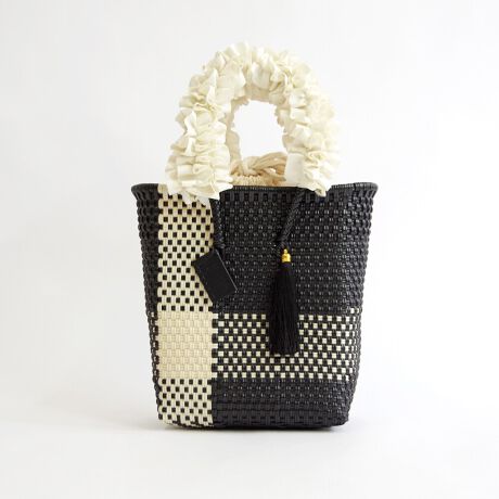 [^:WOVEN-NBK-M-]yWOVENztnhobOZbgbiȉ炵Zl̂߂2_ZbgWOVENiE[jAtnh͂̃obO2_ZbgɂACeoBiȃfUCƎp˔Alɂ҂̃ZbgłBtnhg[gobO_炩ȑfފƃtnh̃g[gobOBA4TCY[\ŁAʋ΂₨oɍœKłBVvȂ؂₩vXfUCŁAR[fBl[g̃ANZgɁBtnhV_[obORpNgȂ[͂̂V_[obOBtnh炵āAJWAtH[}܂ŕL􂵂܂BV_[XgbvtŁA2WAYdl|CgBWOVEN obOZbg / tnh g[gobO / tnh V_[obO / fB[X obO Zbg / 2WAY obO / 30 obO v[g / 40 JWAobO / Mtgɂ obOyӁzEiɂČ̍܂BEnhChɂ҂ݍ݃obN̓A҂ݏI肪܂iƂĖ育܂BEU[͖C⊾EJȂǂ̐GɂF\܂BWFn̗mƂ킹ɂȂۂ͏\ӉBEfޓL̓Ȃǂ邱Ƃ܂B̍ۂ͂΂炭ʂ̗ǂꏊŊĂpBEԎgpȂꍇ́AʋC̗ǂz܂Ȃǂɓĕۊǂ邱Ƃ߂܂ByuhЉzWOVENiE[jTOKYO̗VѐS銴ƁAĂ̖LȐFʂƓ`ZbNXV[YuhłBuWOVENv̖̂ƂAzėlXȊACfAAfBeB[AfށAɂ̓A[gA`AlX̋CD荬AZȂ́u`vɂĂvZXC[WĂ܂B