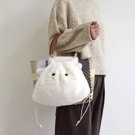 [^:WOVEN-FUR-NEKOF]25H~Vӂӂ̃GRt@[ɁAԂȓƂЂ̎hJ炵gLtFCXhВobOBВLbƍiƎ҂傱ƗオAv킸߂ȂłB_炩ȎG̃t@[Ƃӂ莝ŎSny₩BڂłȂAJ߂₷ВdlŕigɂBX}z~jzAnJ`ARXȂǂ܂fC[TCYBP̂ŁgobOhƂĂ͂AobOCobOɂΒg̐ɂ􂵂܂BWOVEÑJhobOƂQŁAveBg[g^veBV_[g[g^~jg[gINāgL̂hR[fy߂܂BJ[WHITE^GREY^BLACK3FWJBpɂ͂ALDւ̃Mtgɂ߂łByTCYzW30~H22~D8cm28cmGRt@[ ˂ tFCX 2WAY BAĜ݂̔̔ƂȂ܂BobO͕t܂BiɂČ̍܂BTv摜ׁ̈Aۂ̏iƎdlATCYقȂꍇ܂BWOVENiE[jTOKYO̗VѐS銴ƁAĂ̖LȐFʂƓ`ZbNXV[YuhłBuWOVENv̖̂ƂAzėlXȊACfAAfBeB[AfށAɂ̓A[gA`AlX̋CD荬AZȂ́u`vɂĂvZXC[WĂ܂B