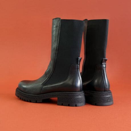 [^:BU-25W-F2401]25H~V얳ʂ̂ȂVvȃtHŁAǂȃX^Cɂރ~hu[cB悢̓́Apcu[cCĂAXJ[g⃏s[Xɍ킹ĂoX悭܂܂BȂ₩ȃU[ƐLk̂TChfނɃtBbgAKȗSnB݂̂郉O\[͈芴A₷ƃgh˔Ă܂BV[Y킸fC[Ɋ􂷂A\ȈꑫłByTCYzbF15.0cmCSF27.5cmq[F4.0cmꕝF10.5cmd(Б)F432g37C`ɂđyuhЉzBUENO SHOES̓gR̃uhŁAiŃX^CbVȌC񋟂Ă܂B`IȎdɂ鐻H100%U[gp̗ǂvŁAv̕𐶂i`ȕ͋C͂łBVvŃGKgȃfUCɉANbV̌Sn̗ǂAԗĂɂ݌vĂ܂BgRőnƂA`ƊvVZA݂ł͐EœWJꍂ]󂯂Ă܂BBUENO SHOES̓gR\uh1ƂāAiƃfUC˔C߂lXɎxĂ܂B