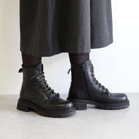 [^:BU-25W-Z1420]25H~VLk̂SV[[XŁAђ̎ԂȂSzȂB_炩ȃU[gpĂAقǂɑɓŗDtBbg܂B悢\[͈芴ȂX^CAbvʂBɂ̓TCht@Xi[tŒEX[YBlJWA炫ꂢ߃X^C܂ŕL􂷂郌[XAbvu[cłBuO\[i^N\[jvƂ́HC̃fUC̈ŁA ԁi^Nj̃L^siсjC[WScScʂ̂\[ ̂Ƃ܂Bʂ[  Obv́Eɂ{[  ɏdoāAgĥX^CɌdl  gAbvrʂ҂ł遦SV[[X͓ApoNɂLтꍇ܂B̒߂ɂ܂ẮAg̔fł肢܂ByTCYzbF14.5cmCSF27.5cmq[F4.5cmꕝF10.5cmd(Б)F455g37C`ɂđByuhЉzBUENO SHOES̓gR̃uhŁAiŃX^CbVȌC񋟂Ă܂B`IȎdɂ鐻H100%U[gp̗ǂvŁAv̕𐶂i`ȕ͋C͂łBVvŃGKgȃfUCɉANbV̌Sn̗ǂAԗĂɂ݌vĂ܂BgRőnƂA`ƊvVZA݂ł͐EœWJꍂ]󂯂Ă܂BBUENO SHOES̓gR\uh1ƂāAiƃfUC˔C߂lXɎxĂ܂B