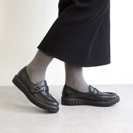 [^:BU-24W-D0701]25H~V芴̂ꃉO\[̃uGm̃[t@[B{[̂\[ȂAyʂŕ₷dlB{vAbp[͗قǂɑɓ݁AobÑANZgVvȑɃ[hvXBJWAX^C͂Aꂢ߃R[f̃nYƂĂ􂷂ꑫłBuO\[i^N\[jvƂ́HC̃fUC̈ŁA ԁi^Nj̃L^siсjC[WScScʂ̂\[ ̂Ƃ܂Bʂ[  Obv́Eɂ{[  ɏdoāAgĥX^CɌdl  gAbvrʂ҂łyuhЉzBUENO SHOES̓gR̃uhŁAiŃX^CbVȌC񋟂Ă܂B`IȎdɂ鐻H100%U[gp̗ǂvŁAv̕𐶂i`ȕ͋C͂łBVvŃGKgȃfUCɉANbV̌Sn̗ǂAԗĂɂ݌vĂ܂BgRőnƂA`ƊvVZA݂ł͐EœWJꍂ]󂯂Ă܂BBUENO SHOES̓gR\uh1ƂāAiƃfUC˔C߂lXɎxĂ܂B