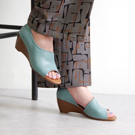 V[N[[bgZNgBUENO iuGmj / I[vgDTChJbgT_ J2410[^:BU-J2410]I[vgD̃TChJbgT_B̂݃JbgĂČpxňۂKƂACéAEGbW\[dlŐڒnʂL̂Ńq[ȕł킵₷łBC\[ɏȌJĂ܂AHɂĊJĂ܂̂ƂȂ܂B sǕił͂܂̂ŗ\߂B BUENOiuGmjBUENO SHOES(uGmV[Y)́AgR܂̃uhB ̗ǂvAv̕𐶂i`ȕ͋CA NbV̌Sn̗ǂgR\uh1łB 