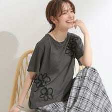 コード刺繍デザインＴシャツ