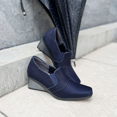 [^:0212135]}ȉJ̓łG炳SĂoł郌CΉih/j݌vɁA芴ƃX^CAbvʂ𗼗yʃEFbW\[gݍ킹̃Xb|V[ÝALk̂TChSAfUCŒEقǊȒPłA܂AƂܐ̌`Ɗɂ\[ŒԕĂɂRtH[gȗSnA@\ƃfUC˔I[V[Y􂷂ꑫłBX^btr[yX^btFC / ĩTCYF23.0cm / bzĩTCYōb܂傤ǂ悭AX[Yɑ܂BTChSA̕z[hĂ̂ŁAsɃpJpJ邱ƂȂS܂BEFbW\[̓q[Ȃقǈ肵ĂāAnʂRoyłB}ȉJG߂ɔčw܂ACV[YL̍dȂA܂ŕĩXj[J[RtH[gV[Y𗚂Ă悤ȊołBAbp[̑fނHeĂꂻŁASė܂BfUC̓VvłAq[ʂ̃^bNȐؑւ肰ȂANZgɂȂĂāAJWA܂BpcX^C͂Aꂢ߂ȃXJ[gʋ΃X^Cɂ킹₷\ȃfUCŁAVCCɂꑫłI