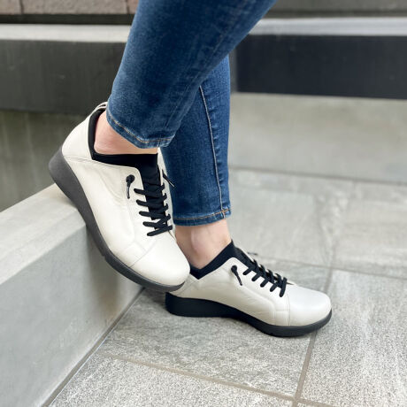 [^:088883204]Ƃ4EL݌vłȂAX^CbVȃ^bNVo[̃Abp[ꂽۂ^邱̃Xj[J[́AȐɗDꂽyʃ\[ƁAђ̎ԂȂV[[XS̗̍pɂAKȗSnƃX[YȒEAfC[[XɍœKȃRtH[gV[YłBX^btr[yX^btFM / ĩTCYF24.0cm / LEbz4E̕L݌vŁAL߂̎ł{Ɋyɗ܂BڂƒyʂŁAXj[J[炵y܂BV[[XSɂȂĂ̂ŁAxіڂ𒲐΁AƂ͂̂܂܃Xb|̂悤ɒEł̂ɕ֗łI̃JWAX^Cɍ킹邾ŁAɃAbvf[g܂B