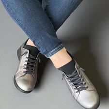 【25秋冬新作】【883204】軽量レースアップスリッポン