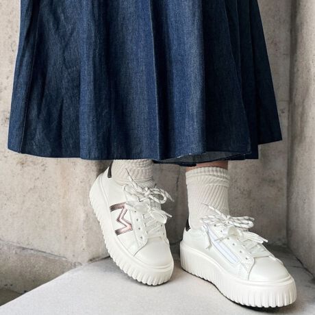 [^:013133530]㎿Ȗ{vɁATCh̑傫ȁuMvSfA݊Ղ̌Xj[J[Bƌ݂̂\[AɈ芴Ƒ݊vXB܂ARƃX^CAbvAԂ̕sNNBX◷sAoȂǁAɁg傤ǂhꂳvX܂B[XAbvfUCAɂ肰ȂANZgAVvȂꂽۂɁBɁAt@Xi[tŒEX[YBڂ̓[XAbvłACЂ𖈉񌋂ђKv͂܂BӂށgtJtJ̃C\[h̗pBԂ̕słɂAȂKl܂Ă܂BX^CÓAאgpcXJ[gƂ̑łByX^btFA / ĩTCYF23.5cmzuXj[J[̓JWAvƂɂĂقAtF~jƃgh𗼗ꑫłBTChSƃt[XAbvɂȂ炵oAꂢ߂ȃs[Xfjɂiɓ݂܂B܂A\[͎RȃX^CAbvA芴ƃtJtJ̃NbVŒԂ̕sKB{t̊Âꂪ_ɃoXĂÂɍœKȎp˔DGȃACełB