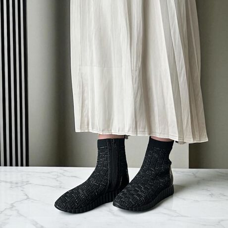 [^:013133560]Ȃ₩ȃXgb`fނґɎgpV[gu[cłBɔtBbgA܂Ń\bNX̂悤Ȍy₩ȗSn܂B҂ݍݒ̗̓IȃfUCꂽ\oAɏ㎿ȑ݊Y܂Bɂ̓t@Xi[zĂAX[YȒE\ByʂŕԂ̗ǂ\[̗p邱ƂŁAԂ̕słKL[v܂B̃X^CʂȂo܂ŁAGKgɈĂꑫłB