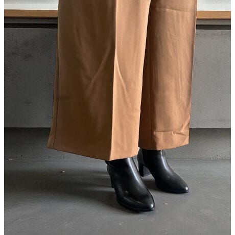 [^:021213560]ӂ{vґɎgpV[gu[ćAiŐꂽfUCƎp˔ꑫłB6cm̈芴ubNq[͒Ԃ̕słɂA炵VGbgۂȂKȗSn܂B񕔕ɂ̓X}[gȃXgbvƃVo[̃OobN{ĂAVvłȂ悢ANZgAǂȃR[fBl[gɂ킹₷fUCɎdオĂ܂BrWlXV[ł̓X[c^CgXJ[gɍ킹ĂƊołAxɂ̓fj⃏ChpcAs[XȂǂƍ킹đl̃JWAX^CyނƂł܂Bʋ΁EItBXEtH[}JWAȂo܂ŕLV[ŏd󂷂閜\ACełBɁANbV̂C\[Dx邽߁Aڂ̔łȂSn̗ǂ͂̂ЂƂBVvȂוɂfUCŁAl̏ɂӂ킵ꑫłB