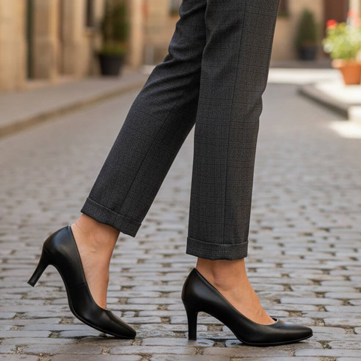 Monetのベストセラー】 美脚7cmヒールパンプス | モネ(Monet