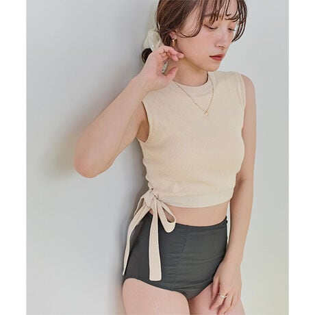 水着　ベージュ