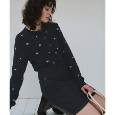 ティティベイト(titivate)のﾌﾗﾜｰ刺繍ｶｰﾃﾞｨｶﾞﾝ