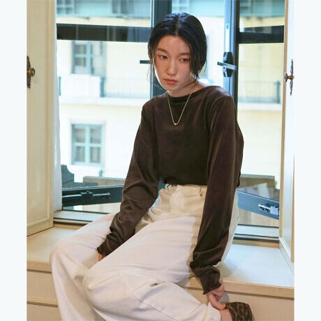 EfC[ő劈ԈႢȂ̃OTVcELkA悢̂VA[xAfށEobNƑ̃[fUC|CgEVvȃfUCŁAL~s[X̃Ci[ƂĂ􂵂܂B[^:AGXT0357]