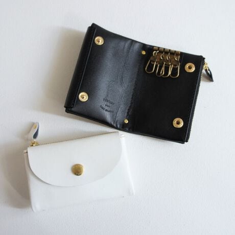 RۃV[Y̐V^ǉI_ȕ͋Cƃmg[̃J[WJRۃU[gpAX}[gP[P[XłsIƂ̌Ԃ̃X}[gL[ETCJ[h`[W|CgJ[hꂽ肨D⏬KȂǂȂǂp͂ARۃU[Ȃ̂Ńv[gɂEL[tbNEEE4EX}[gL[tbNEEE1Et@Xi[KorJ[hEEE1Ag+Ƃ́EEE{vł͏߂ċCIiAg+)̍Rۗ͂pĊJꂽA@Rۍ܂ƊvpgbvR[g܂݁AƎJvgpCɂȂ΂ȂɓKpꂽvłB[^:T2647]