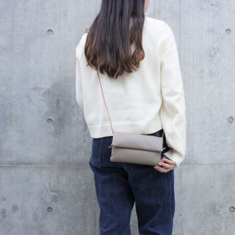 ׂĎƂŃVN̓ˋNɐF̔ZWoH{AƓ̕\܂ꂽU[łB悢݂ƃn|CgIzɂ}`|[`ƂĎgNb`obNCobNƂĂ֗ȃfUCig͂v[gɂIiVЉl̕ɂj̕ɂIU[̊ەRZbgŕtĂ̂ŕigo邨zV_[ƂĂgp\łIEDXy[XEEE2EJ[hXy[XEE3id˂ē܂jEt@Xi[KEE1EZbgŊv̊ەRV_[VRvAgpíA1_1_FɌ̍܂BgpAgp@AgppxAACAԁA󋵂AoNωɌ̍\Ă܂Byv̖͎͂Fɐ܂zƂv̓Ay݉B[^:T2935]