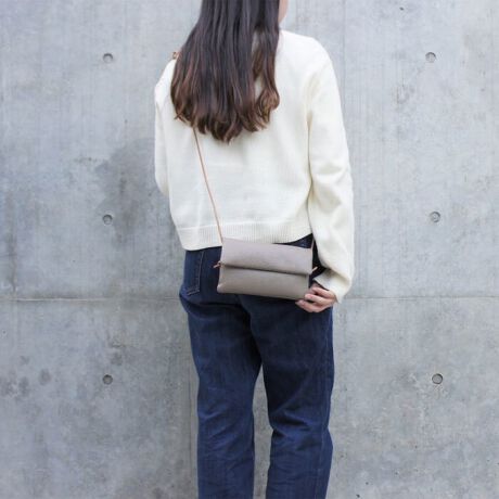 ׂĎƂŃVN̓ˋNɐF̔ZWoH{AƓ̕\܂ꂽU[łB悢݂ƃn|CgIzɂ}`|[`ƂĎgNb`obNCobNƂĂ֗ȃfUCig͂v[gɂIiVЉl̕ɂj̕ɂIU[̊ەRZbgŕtĂ̂ŕigo邨zV_[ƂĂgp\łIEDXy[XEEE2EJ[hXy[XEE3id˂ē܂jEt@Xi[KEE1EZbgŊv̊ەRV_[VRvAgpíA1_1_FɌ̍܂BgpAgp@AgppxAACAԁA󋵂AoNωɌ̍\Ă܂Byv̖͎͂Fɐ܂zƂv̓Ay݉B[^:T2935]