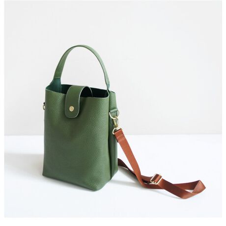 SĎƂŃVN̓ˋNH  Ɠ̕ƕ\͂̃U[gp     obN̒gdł郌U[̓|Pbg nhƔzFɂȂV_[|Cg    WJJ[x[VbNłǂȃX^COɂ     E|PbgEEEv|Pbg1  EV_[EEE1iOj     VRvAgpíA<br >1_1_FɌ̍܂B<br >gpAgp@AgppxAA<br >CAԁA󋵂A<br >oNωɌ̍\Ă܂B<br >yv̖͎͂Fɐ܂z<br >Ƃv̓Ay݉B [^:T3067]