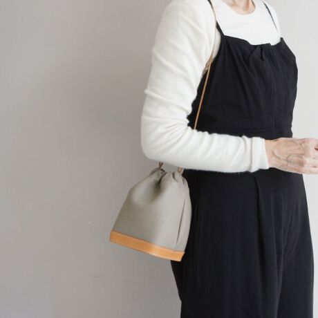 Nƃ^j̃Rr₵ɂ荂xAoNωy߂vBVNU[́AXɎRȃc܂鎖ō܂Bp[cɂ̓kv킹A2ނ̊v̎yݒ܂BBLACK.GRAY,TAUPE̒ɂ͐F{ĂȂkvgpĂ܂BgpO͔x[WFĂ܂A▀Cɂ菙XɐF𑝂A₪ĈFւƕωĂ܂B΂ߊ|p̎dlł͂܂BVRvAgpíA1_1_FɌ̍܂BgpAgp@AgppxAACAԁA󋵂AoNωɌ̍\Ă܂Byv̖͎͂Fɐ܂zƂv̓y݉B[^:T2925]