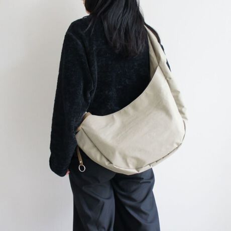 CORDURAiC̕\ʂɓE^n̎R[eBO{ϋvAhA˔ngpBg[ňꌩVvȃfUC̃obOłAn̓ƃp^[AD̃eNjbNŐ▭ȃVGbgoĂ܂BEO|PEEE2 E|PEEE1 EOEEE1    [^:T3134]