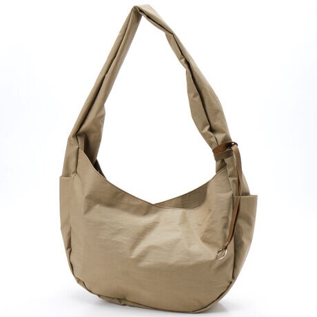 CORDURAiC̕\ʂɓE^n̎R[eBO{ϋvAhA˔ngpBg[ňꌩVvȃfUC̃obOłAn̓ƃp^[AD̃eNjbNŐ▭ȃVGbgoĂ܂BEO|PEEE2E|PEEE1EOEEE1[^:T3135]