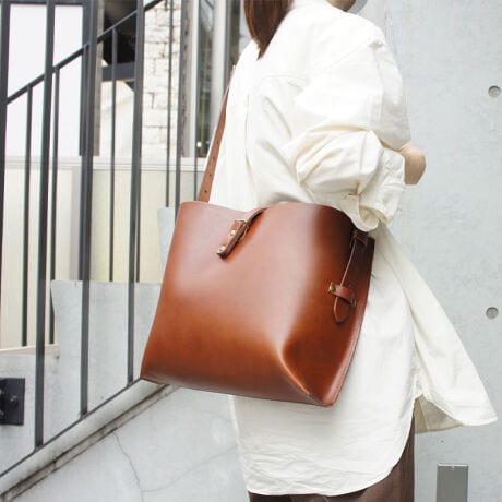  yîm点z̏i2024N71牿i{Ă܂B͂鏤iɂĂ^Oȉꍇ܂ݕ\ĂTCg\i̔iłB\߂܂悤A肢\グ܂BǂO̗X֔zBv킹kṽV_[obOBYCNȕ͋C̒ɁA_炩HvĂ܂BVvȃfUCŁAj킸gobOłB̂肵kvɐ^JF̋ANVbNȃfUCƁAȈۂɂȂ肪łA͌Ȃ̂́A}`Oɂ镔̂Ȃ߂炩ȃJ[u̎dlB}`ƑỎ邱ƂɂAobOŜɏ_炩oĂ܂BE|PbgEEE1VRvAgpíA1_1_FɌ̍܂BgpAgp@AgppxAACAԁA󋵂AoNωɌ̍\Ă܂Byv̖͎͂Fɐ܂zƂv̓Ay݉B[^:T2532]