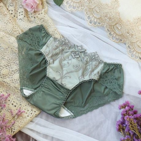 [^ԁFN0575726]_@ׂȕ\́u[AvV[YBxlcBÅX݂C[WƂāA͗lCɃXeb`̑@ׂ⒚JȃCP~@ȂǂMixBقڒPF̒ɁAق̂ƃƃVh[̐FgACiƍoĂV[YłBJbgC\[XŁApɂ͂ƂĂS[WXȏ炵͋C^Ă܂B3FƂɋGߊ̂闎J[ł܂Ƃ߂邱Ƃő݊̂ۂɁBN̔o yRisa Magli Reinei[kjzuh̐VȐEςy݂BACe pRisa MaglĩTj^[V[ćAuW[ƃyAŃfUC肵Ă܂Bu[ȓłR[fBl[gyŗJTȋCHAPPYɁBȊ肢߂Ă͂܂BĈ͂SnŃXgXt[ɂ܂BNb`̓JTJTƉȂɂA̗Ƃ₷hzgpĂ܂Bɂ̓[XgpA{gXւɂȂĂ܂BTCYMFqbv 87`95cmLFqbv 92`100cmidlEobNLkFENb`hzgpiɂ蕿̏oقȂfUC݂Ă܂B֘AACẽACe͈ȉ育mFBE65720 uW[iBECEDjE65721 uW[iEEFjE65722 uW[iGEHEIjE75720 m[}V[cE75721 [XV[cE75724 TobNV[cE75726 Tj^[V[cE15720 Xbv