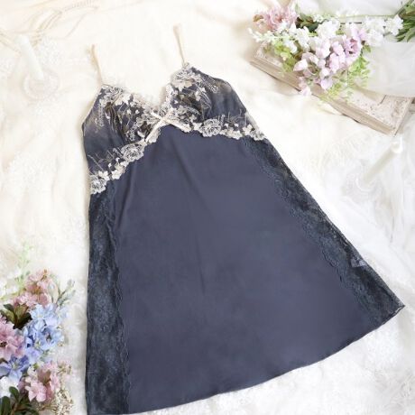 [^ԁFN0519220]yDɍ炭JẢԂ܂Ƃāz~̃JÂԂ`[tɋPV[YłBJbvƃJbv[Xɂ̓ANZT[`[tɂlXȃ`F[XgCvɓ邱ƂŁAԂɓ܂AsfUCɎdオ܂BJÂԂ͗̓Iȋ߂̃Xeb`ŃCpNgvXBԂтɂ͕Iɑ@ׂȃOf[VقǂAׂ₩Ȏ@ŉ؂₩o܂BTChƃobNX^Cɂ͂ԂU΂߂悤Ȉۂ̃Xgb`[Xӂ񂾂ɂ炢AʊӂACeɁBقǂ悢̓ŃX^CAbv܂BJ[͏iȔ\`R[EsNEu[œWJB~̐񂾋C̒əzƍ炭ԂAʂȓɓĂ悤ȃRNVłB̂ӂƂ܂ÂւƕςĂ܂悤ȃACeɂȂ܂悤ɁBN̔o uRisa Magli Reinei[kjvuh̐Eςy݂BACeEpgnׂ͂肪悢fނgpĂAƂC̗ǂSnłBLkApĂăXgXɂdlɂȂĂ܂BTCYMFoXg 79`87cmiF80cmjLFoXg 86`94cmiF80cmjidlEXgbv߉\iOsjEgn̐LkF聃֘AACẽACe͈ȉ育mFBE69220 uW[iBECEDjE69221 uW[iEEFjE69222 uW[iGEHjE79220 m[}V[cE79221 [XV[cE79224 TobNV[cE79226 Tj^[V[cE19220 XbvƖ̊֌WɂAۂFČꍇ