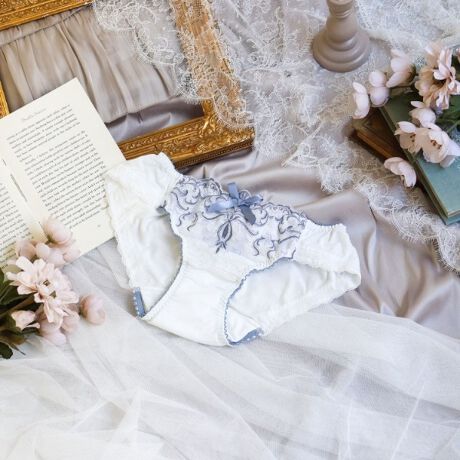 [^ԁFN0572526]y[XtłNVJȖ́z@ׂȃ[XƊ􉽊w͗l~bNXANVJȃV[YłBhイ̊zɉԕ̃bZ[XgpA肰Ȃ؂ȎdオɁB̏ォ瑾߂̃Xeb`ŁACpNĝ􉽊w͗l̋Ȑقǂ܂B􉽊w͗l̓LLƋPׂȃőŜA̖͗lƃN悤ȃ[t̎hイAg[̒ɂiȉ؂₩vXĂ܂BJ[͐VG߂̖Ku₩ȃO[Au[ƁAGKgȃubNœWJB[X̑@ׂȏdȂy߂ANVJȑl̖͂oĂRNVłBACeEpRisa MaglĩTj^[V[ćAuW[ƃyAŃfUC肵Ă܂Bu[ȓłR[fBl[gyŗJTȋCHAPPYɁBȊ肢߂Ă͂܂B[fނgpAC̗ǂSnŃXgXt[ɂ܂BNb`̓JTJTƉȂɂA̗Ƃ₷hzgpĂ܂Bɂ̓[XgpA{gXւɂȂĂ܂BTCYMFqbv 87`95cmLFqbv 92`100cmidlEobNLkFENb`hzgp֘AACẽACe͈ȉ育mFBE62520 uW[iBECEDjE62521 uW[iEEFjE62522 uW[iGEHjE72520 m[}V[cE72521 [XV[cE72524 TobNE72526 Tj^[E12520 XbvƖ̊֌WɂAۂFČꍇ܂B܂Ap\REX}[gtHȂǂ̊ɂA኱iƉ摜̃J[قȂꍇ܂B