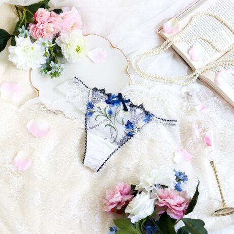 [^ԁFN0572584]yFN₩Ȏhイgɂ܂ƂāznK[̓`IȃJ`hイ`[tɂV[YłBJtŃCpNĝԖ͗l[X́Ast̓tȃXeb`ŁAΏƓIɉԂт̓E[[ł炤ƂŁAӂƂ̊Ɖ؂₩\B|CgœIȕ҂ݏグXeb`قǂƂŁANtgoĂ܂BobNX^Cɂ͂̂Ԃ̃AbvPYāAT}炵炵vX܂Bfނ̃~bNXzF̑gݍ킹ȂǐV\ɂ蔲Al̏ɑRNVłB̂ӂƂ܂ÂւƕςĂ܂悤ȃACeɂȂ܂悤ɁBN̔o uRisa Magli Reinei[kjvuh̐Eςy݂BACeEpEGXgobNɂđ[XdlɂȂĂ܂BTobNV[c͑̃V[cɔוzʐςȂߒʋC悭Aɂ߉Kɂp܂BV[c̃CCɂȂȂ߁A{gX̎ނ킸Lp܂BobNG̗D[X̂߁ATobNV[c߂Ă̕pĂ₷fUCłBTCYMFqbv 87`95cmLFqbv 92`100cmidlEobNLkFEtgF聃֘AACẽACe͈ȉ育mFBE62580 uW[iBECEDjE62581 uW[iEEFjE62582 uW[iGEHEIjE72580 m[}V[cE72581 [XV[cE72584 TobNV[cE72585 qbvnOE72586 Tj^[V[cE12580 XbvƖ̊֌WɂAۂF