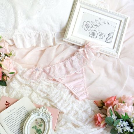 [^ԁFN0572704]ypXeJ[̂ԂU΂߂āzFƂǂ̂Ԃ̃AbvPU΂߂ȃV[YłBtg[XŜɗlXȃXeb`łԂhイāȀォOf[VvgقǂԂ̃AbvPU΂߂ė̊\邱ƂŁAԔƋlߍ񂾂悤ȉ؂₩ȈۂɎdオ܂BԂтԐcɂ@ׂȃ̓LLƋPA肰ȂivXĂ܂BTCh̓AbvPƃ{YAVg[ȃfUCŁATobN̓ʊӂfBe[ɁBhイ[XƃXgb`[X̐؂ւɂ͏ȃXbg炢܂BFWJ͗̂pXeJ[ŁA}eBbNȃgoĂ܂BACeEpTobNV[c͑̃V[cɔוzʐςȂߒʋC悭Aɂ߉Kɂp܂BV[c̃CCɂȂȂ߁A{gX̎ނ킸Lp܂BTCYMFqbv 87`95cmLFqbv 92`100cmidlEobNLkFEtgF聃֘AACẽACe͈ȉ育mFBE62700 uW[iBECEDjE62701 uW[iEEFjE62702 uW[iGEHjE42700 ₷݃uiMELjE72700 m[}V[cE72701 [XV[cE72704 TobNE72706 Tj^[E12701 JbvtXbvƖ̊֌WɂAۂFČꍇ܂B܂Ap\REX}[gtHȂǂ̊ɂA኱iƉ摜̃J[قȂꍇ܂B