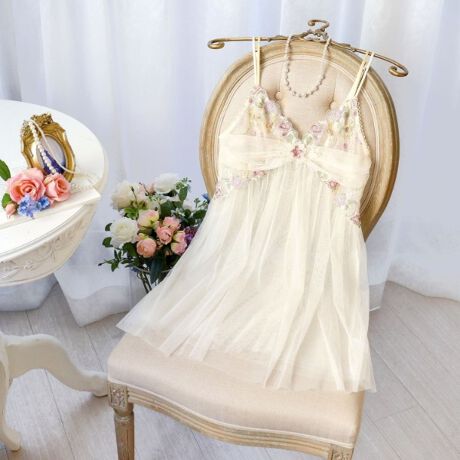 [^ԁFN0512660]yPԁX̃hXɕ܂āzɍ炭FƂǂ̉ԁXC[WV[YłBԂɐėhĂ悤Ȉۂ̃[X́AԑSĂɃقǂƂŁAɂ͂ȂP؂ȃfUCɎdオ܂BJbvɂ̓P~J[Xƃ`[d˂ԂȃAbvPYāA؂₩㉟BJbvɂ͂Ԃݍނ悤ɃMU[ꂽ`[ՂƂ炤ƂŁAiȉ炵vX܂Bgnɂ̓`[gpāA_ȓƂӂhVGbgAhX̂悤ȓʊӂACeɁBobNX^Cɂ̓Xgb`[XƎhイ[Xgݍ킹āA|CgŃAbvP炢܂BXgbv͂Ԃ̃J[ɍ킹2FŃfUCĂ܂BJ[WJ̓C|[gӎAȑl̏oĂRNVłB̂ӂƂ܂ÂւƕςĂ܂悤ȃACeɂȂ܂悤ɁBN̔o yRisa Magli Reinei[kjzuh̐Eςy݂BACeEpgn̓`[fނgpĂ܂BƂC̗ǂSnŁAs[XȂǂ̂m̃Ci[ƂĂp܂BTCYMFoXg 79`87cmiF75cmjLFoXg 86`94cmiF75cmjidlEXgbv߉\iOsjEgn̐LkF኱聃֘AACẽACe͈ȉ育mFBE62660 uW[iBECEDjE62661 uW[iEEFjE62662 uW[iGEHjE52663 \tguE42663 ₷݃uiMELjE42664 ₷݃uiLLjE42665 ₷݃ui3LjE72660 m[}V[c<