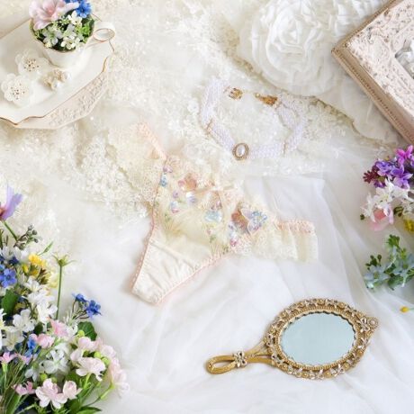 [^ԁFN0572714]yԁXDȂ][gEFfBOzԁXɈ͂܂ꂽ][gEFfBOC[WV[YłB[XɎhイꂽFƂǂ̉ԁX́A|WVjOvgkȃJ[OقǂƂŁAɂ͂Ȃꂽ؂₩Ɏdオ܂BԂ̎n[g̃`[t́ALLƂ@ׂȃł炢AiȋPɁB܂ŊzɏꂽĜ悤ȁAȂ܂o܂BTChɂ̓vgԂ̃VA[AbvPAobNX^Cɂ̓z[Əȃ{YāAl̉炵vX܂B̂ӂƂ܂ÂւƕςĂ܂悤ȃACeɂȂ܂悤ɁBN̔o uRisa Magli Reinei[kjvuh̐Eςy݂BACeEpEGXgobNɂđ[XdlɂȂĂ܂BTobNV[c͑̃V[cɔוzʐςȂߒʋC悭Aɂ߉Kɂp܂BV[c̃CCɂȂȂ߃{gX̎ނ킸Lp܂BobNG̗D[X̂߁ATobNV[c߂Ă̕pĂ₷fUCłBTCYMFqbv 87`95cmLFqbv 92`100cmidlEobNLkFEtgF聃֘AACẽACe͈ȉ育mFBE62710 uW[iBECEDjE62711 uW[iEEFjE62712 uW[iGEHjE42713 ₷݃uiMELjE42714 ₷݃uiLLjE42715 ₷݃ui3LjE72710 m[}V[cE72711 [XV[cE72714 TobNV[cE72716 Tj^[E12710