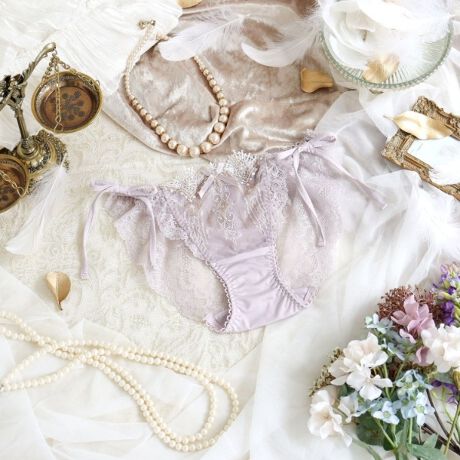 [^ԁFN0572652]yP[XŃNVJȔz[bp̃SVbŇC[WV[YłB[Xɂ̓Vg[ɗlXȊ􉽊w͗lقǂāASVbŇAzNVJȈۂɁB̏ォLLƋP@ׂȃӂ񂾂ɂ炢A11ׂ̍̕₩Ă邱ƂŁAɂ͂ȂiŃtF~jȃfUCɎdオ܂BFWJ͗̂jAXJ[ŁADȏ炵\Ă܂B̂ӂƂ܂ÂւƕςĂ܂悤ȃACeɂȂ܂悤ɁBN̔o uRisa Magli Reinei[kjvuh̐Eςy݂BACeEpTCh̃{͌іڂقǂdl̂߁AEGXgTCY̒\BD݂̒SnɒĂ܂B{͐Lk邽߉ɂAق̂ƃZNV[ĂACełBTCYMFqbv 87`95cmLFqbv 92`100cmidlEobNLkFEtgF聃֘AACẽACe͈ȉ育mFBE62650 uW[iBECEDjE62651 uW[iEEFjE62652 uW[iGEHEIjE72650 m[}V[cE72651 [XV[cE72652 {V[cE72654 TobNE72656 Tj^[E12650 XbvE32650 L~\[E22651 ^bvpcƖ̊֌WɂAۂFČꍇ܂B܂Ap\REX}[gtHȂǂ̊ɂA኱iƉ摜̃J[قȂꍇ܂B