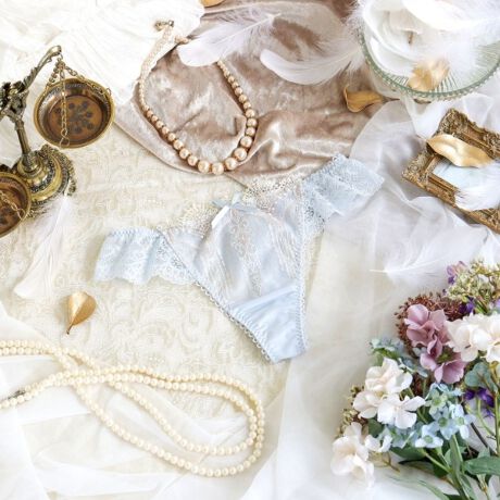 [^ԁFN0572654]yP[XŃNVJȔz[bp̃SVbŇC[WV[YłB[Xɂ̓Vg[ɗlXȊ􉽊w͗lقǂāASVbŇAzNVJȈۂɁB̏ォLLƋP@ׂȃӂ񂾂ɂ炢A11ׂ̍̕₩Ă邱ƂŁAɂ͂ȂiŃtF~jȃfUCɎdオ܂BobNX^Cɂ̓yÅ􉽊w͗l̃AbvPYāA荋؂ȐEς㉟BFWJ͗̂jAXJ[ŁADȏ炵\܂B̂ӂƂ܂ÂւƕςĂ܂悤ȃACeɂȂ܂悤ɁBN̔o uRisa Magli Reinei[kjvuh̐Eςy݂BACeEpEGXgobNɂđ[XdlɂȂĂ܂BTobNV[c͑̃V[cɔוzʐςȂߒʋC悭Aɂ߉Kɂp܂BV[c̃CCɂȂȂ߁A{gX̎ނ킸Lp܂BobNG̗D[X̂߁ATobNV[c߂Ă̕pĂ₷fUCłBTCYMFqbv 87`95cmLFqbv 92`100cmidlEobNLkFEtgF聃֘AACẽACe͈ȉ育mFBE62650 uW[iBECEDjE62651 uW[iEEFjE62652 uW[iGEHEIjE72650 m[}V[cE72651 [XV[cE72652 {V[cE72654 TobNE72656 Tj^[E12650 XbvE32650 L~\[E22651 ^bvpcƖ̊֌Wɂ