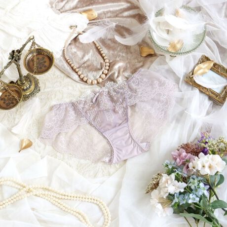 [^ԁFN0572651]yP[XŃNVJȔz[bp̃SVbŇC[WV[YłB[Xɂ̓Vg[ɗlXȊ􉽊w͗lقǂāASVbŇAzNVJȈۂɁB̏ォLLƋP@ׂȃӂ񂾂ɂ炢A11ׂ̍̕₩Ă邱ƂŁAɂ͂ȂiŃtF~jȃfUCɎdオ܂BobNX^Cɂ̓yÅ􉽊w͗l̃AbvPYāA荋؂ȐEς㉟BFWJ͗̂jAXJ[ŁADȏ炵\܂B̂ӂƂ܂ÂւƕςĂ܂悤ȃACeɂȂ܂悤ɁBN̔o uRisa Magli Reinei[kjvuh̐Eςy݂BACeEpgn͑[XɂȂĂALk̂郌[XɐSn悭tBbg܂Bɂ̓SgĂȂ̂ŐH܂AƂSnłB{gXւV[cC܂BʋC悭AKɂp܂BÂA_߂ȂʊfUCAOWA[ȑl͋̕Co܂BTCYMFqbv 87`95cmLFqbv 92`100cmidlEobNLkFEtgF聃֘AACẽACe͈ȉ育mFBE62650 uW[iBECEDjE62651 uW[iEEFjE62652 uW[iGEHEIjE72650 m[}V[cE72651 [XV[cE72652 {V[cE72654 TobNE72656 Tj^[E12650 XbvE32650 L~\[E22651 ^bvpcƖ̊֌WɂAۂFČꍇ