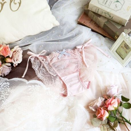 [^ԁFN0572722]yƂ߂`[tŋC̓pWFkzpC[WɗVѐSlߍ񂾁AT}̃[RNVłBEhJbgtg[Xɂ́Atȃ^b`łԂSʂɎU΂߂āA炵iȈۂɁB̏ォGbtFƃT}S炢Ap̃GbZXꂽIWieBӂfUCɎdオ܂BȃOO{ASƂ߂|CgłBtgӂƃTChɂ́AԕXgb`[X炢܂BzCgɂ̓uẼŏiȃtF~jAsNɂ͏|bvȃC{[̃gp邱ƂŁAJ[ɂĈ͋Cy݂܂BACeEpTCh̃{͌іڂقǂdl̂߁AEGXgTCY̒\BD݂̒SnɒĂ܂B{͐Lk邽߉ɂAق̂ƃZNV[ĂACełBTCYMFqbv 87`95cmLFqbv 92`100cmidlEobNLkFEtgF聃֘AACẽACe͈ȉ育mFBE52723 \tguE72720 m[}V[cE72722 {V[cE72724 TobNE12724 Jbvt}LVs[XƖ̊֌WɂAۂFČꍇ܂B܂Ap\REX}[gtHȂǂ̊ɂA኱iƉ摜̃J[قȂꍇ܂B