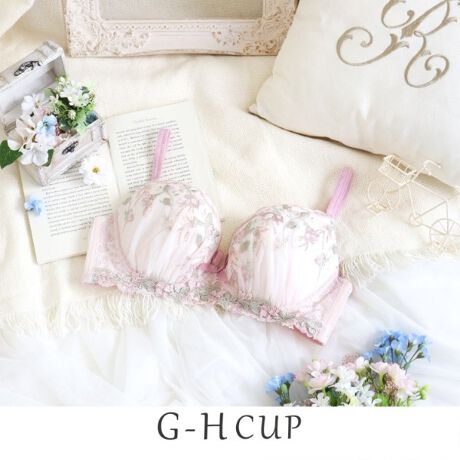 [^ԁFN0562502]ỷԑɊ肢߂āzJオ̂`[tɂV[YłB[Xɂ̓Aȕ\̂炢As̃NNfBe[LLƍ~蒍̗A^ŉ炵ۂɁB傫߂̋Ȑ̃XJbv̓oCJ[ɂ邱ƂŁA݊Ɠ̂fUCɎdオ܂BJbvɂ͏Ȃ̃i[P~J[X炢At[NE܂ƂĂ悤ȉ؂₩o܂B̉Ԍt̂悤ɁAKK悤Ȗ邢CɂĂRNVłBp^[wGlamor Bra^oXgAbv^CvxGJbv`pɐ݌vꂽp^[łBTChplƃJbṽ{[AOSŃ{[̂oXgvbVAbvȂx܂Bȕɂ߂łyȒSnƈ芴~{[̂oXgƎxidlE3/4JbvEC[ETCh{[ijEO\pbhȂipbh|Pbg͂jEzbNF3i&times;3EXgbv߉\iOsj֘AACẽACe͈ȉ育mFBE62500 uW[iBECEDjE62501 uW[iEEFjE62502 uW[iGEHjE72500 m[}V[cE72501 [XV[cE72502 {V[cE72506 Tj^[E12500 XbvE32501 JbvtL~\[E22501 ^bvpcƖ̊֌WɂAۂFČꍇ܂B܂Ap\REX}[gtHȂǂ̊ɂA኱iƉ摜̃J[قȂꍇ܂B